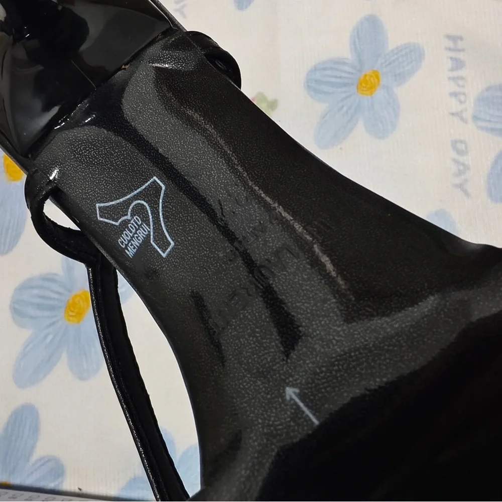 Saint Laurent Black Slingback Heels with Gold Pointed Cap - Picture 16 of 16